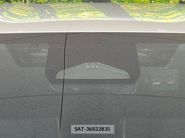 Toyota PRIUS 2024-09 8209581-4