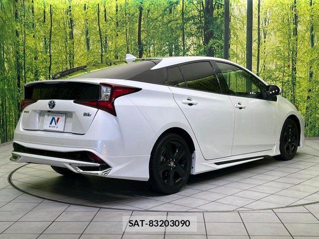 Toyota PRIUS 2022-12 8209585-16