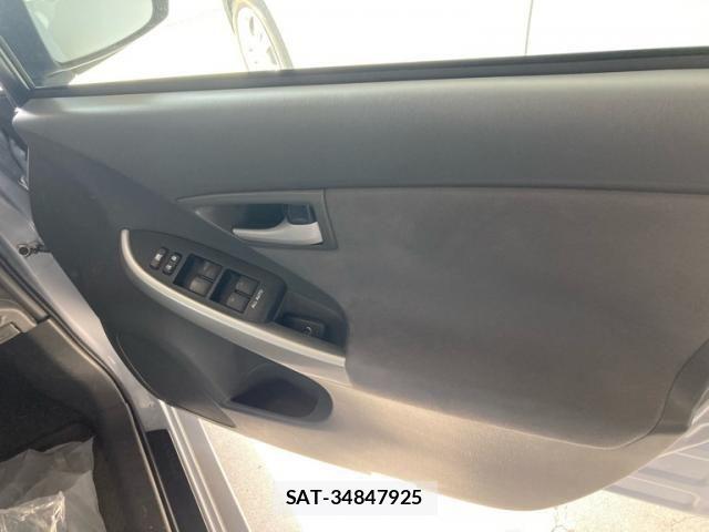 Toyota PRIUS 2010-01 8209664-9