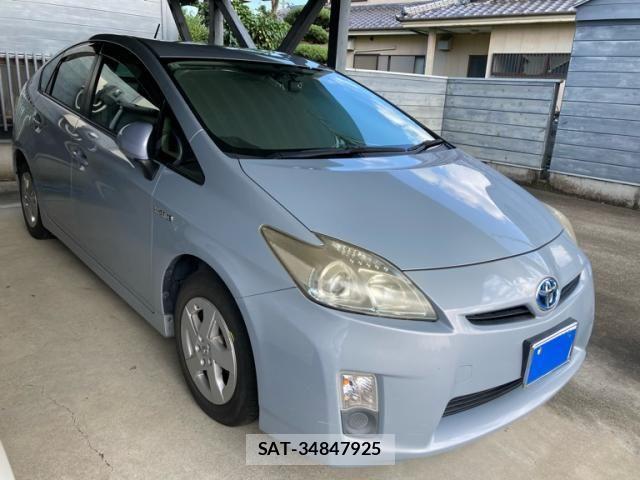 Toyota PRIUS 2010-01 8209664-1