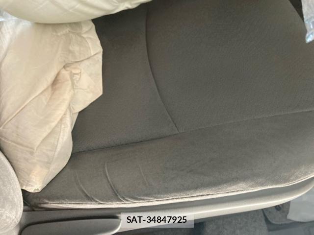 Toyota PRIUS 2010-01 8209664-19
