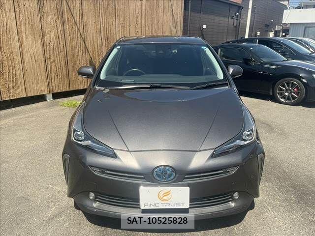 Toyota PRIUS 2019-03 8209601-13