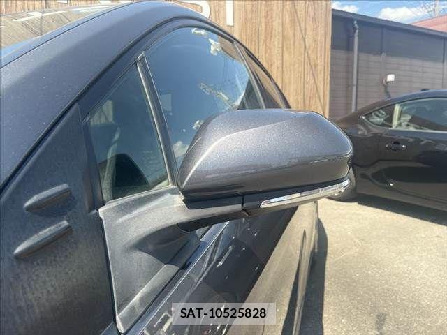 Toyota PRIUS 2019-03 8209601-24