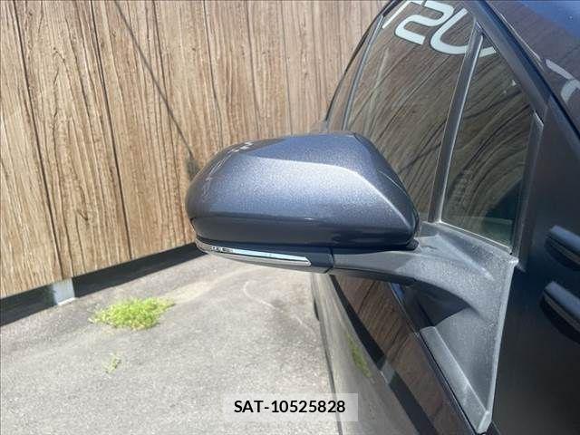 Toyota PRIUS 2019-03 8209601-25