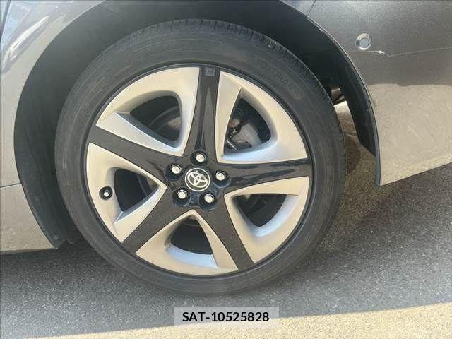Toyota PRIUS 2019-03 8209601-28