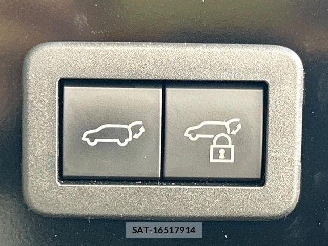 Toyota PRIUS 2023-04 8209576-9