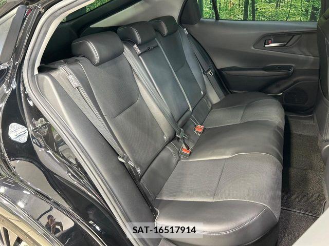 Toyota PRIUS 2023-04 8209576-13