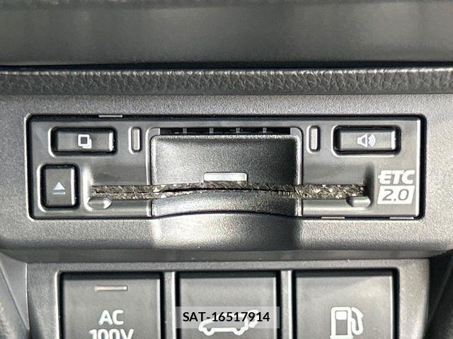 Toyota PRIUS 2023-04 8209576-8
