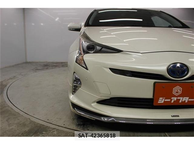 Toyota PRIUS 2016-05 8209614-10