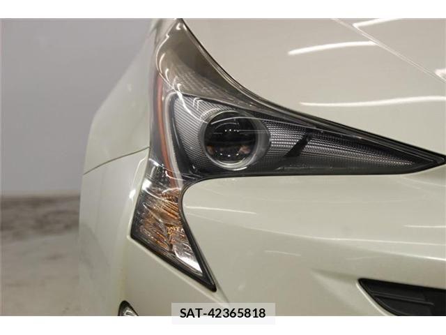 Toyota PRIUS 2016-05 8209614-11