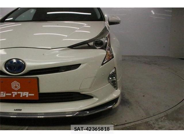 Toyota PRIUS 2016-05 8209614-13