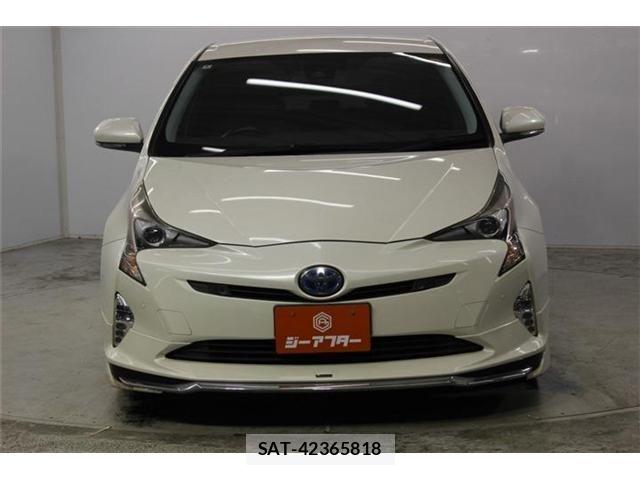 Toyota PRIUS 2016-05 8209614-1