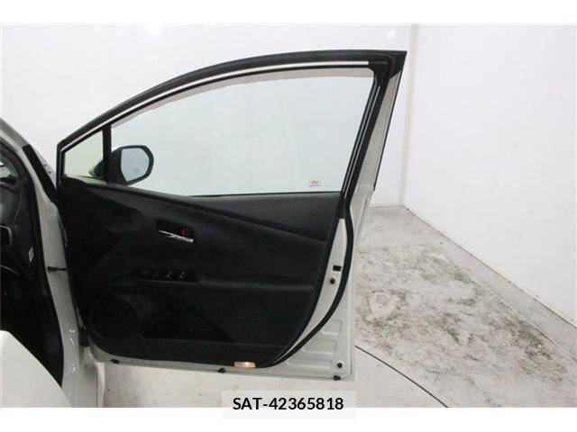 Toyota PRIUS 2016-05 8209614-29