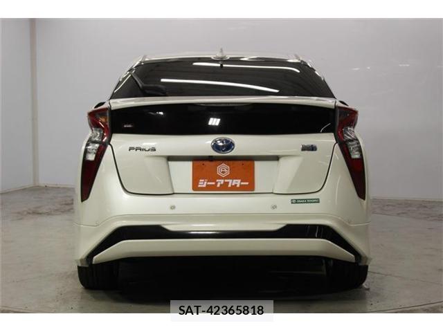 Toyota PRIUS 2016-05 8209614-5