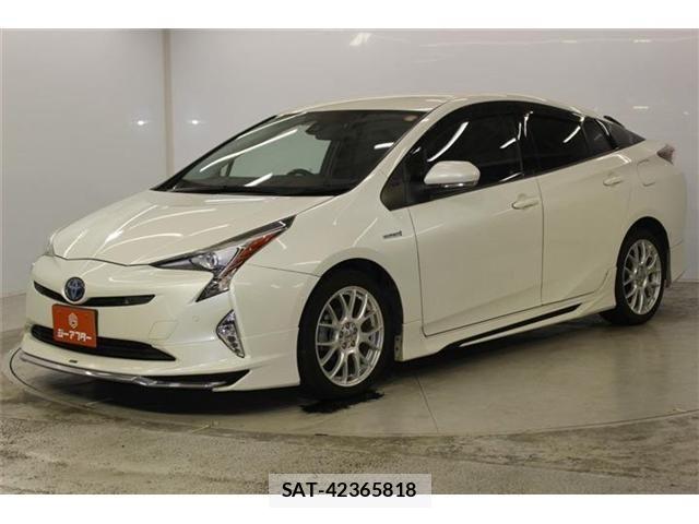 Toyota PRIUS 2016-05 8209614-8