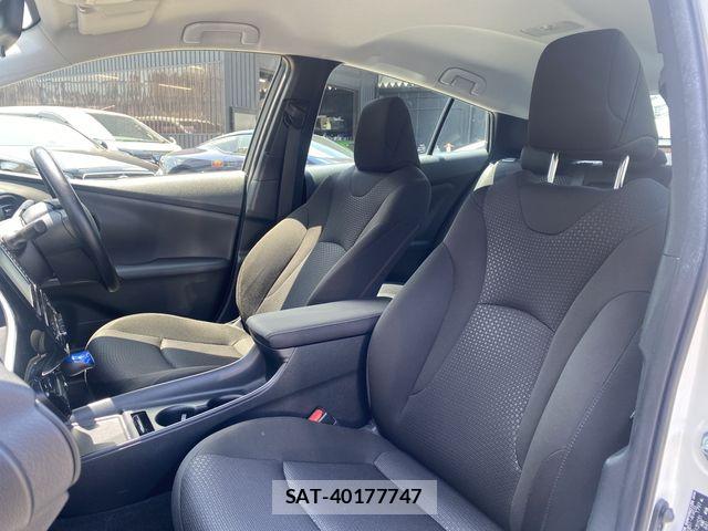 Toyota PRIUS 2019-12 8209630-11