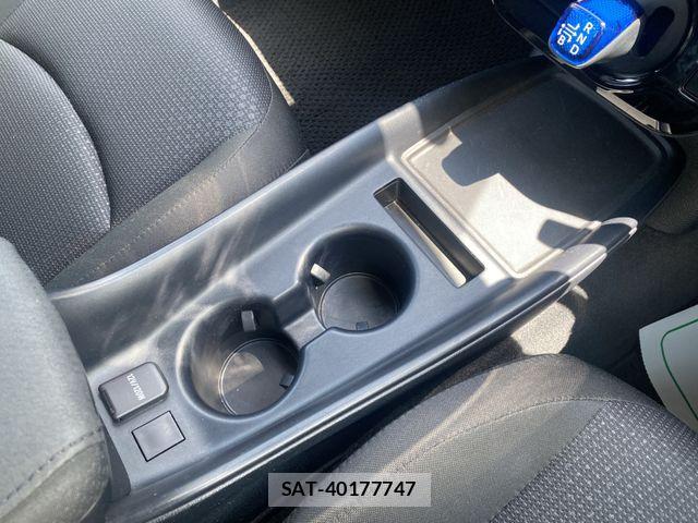 Toyota PRIUS 2019-12 8209630-14