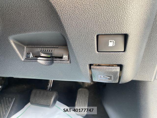 Toyota PRIUS 2019-12 8209630-17