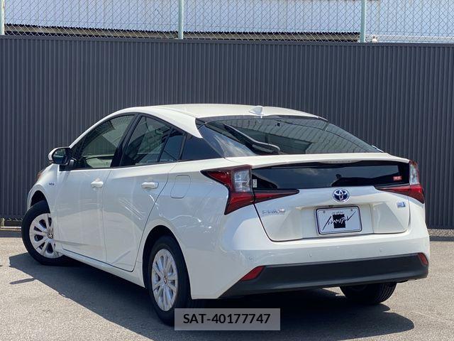 Toyota PRIUS 2019-12 8209630-2
