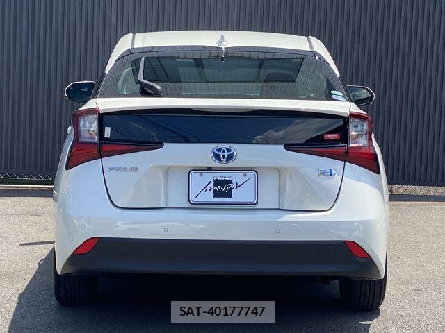 Toyota PRIUS 2019-12 8209630-3