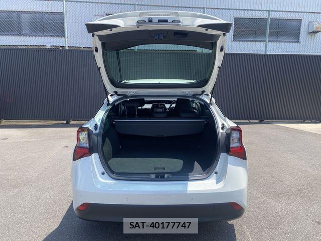 Toyota PRIUS 2019-12 8209630-4