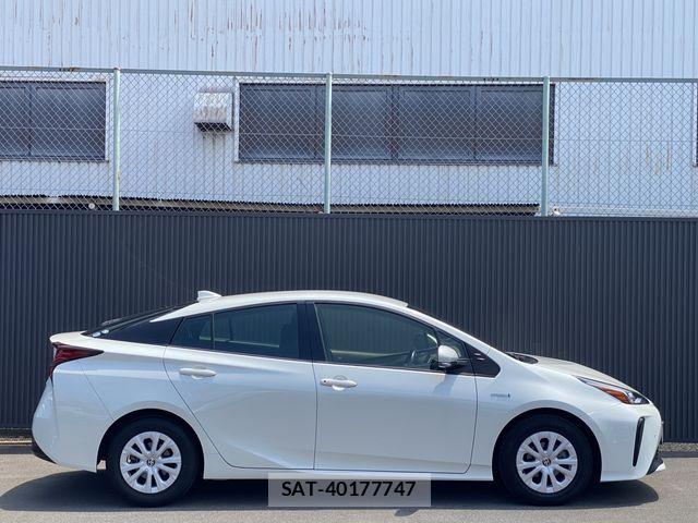 Toyota PRIUS 2019-12 8209630-7
