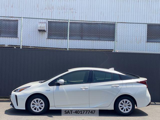 Toyota PRIUS 2019-12 8209630-8