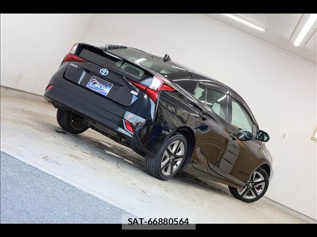 Toyota PRIUS 2021-06 8209603-11
