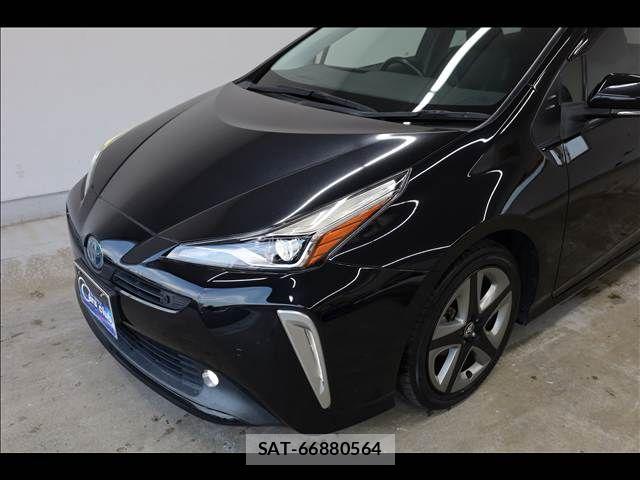 Toyota PRIUS 2021-06 8209603-12