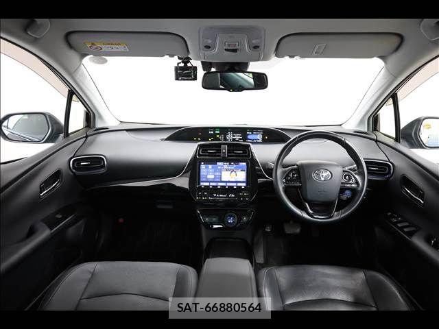 Toyota PRIUS 2021-06 8209603-2