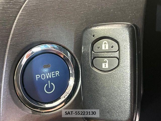 Toyota PRIUS 2015-07 8209641-6