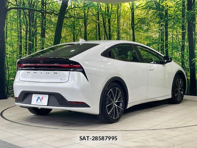 Toyota PRIUS 2025-03 8209580-16