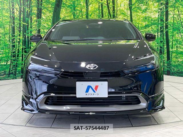 Toyota PRIUS 2024-07 8209574-13