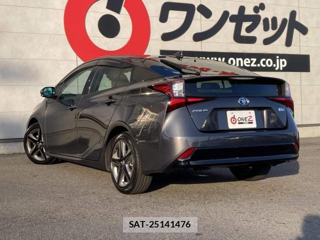 Toyota PRIUS 2021-07 8209596-15