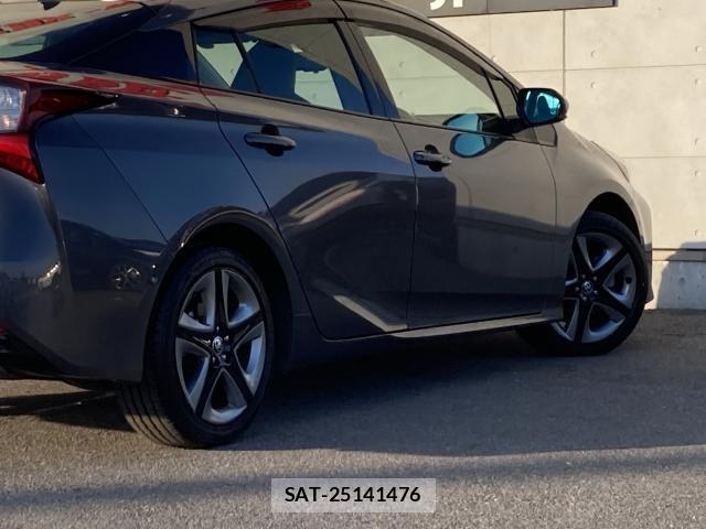 Toyota PRIUS 2021-07 8209596-17