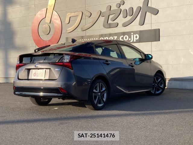 Toyota PRIUS 2021-07 8209596-1