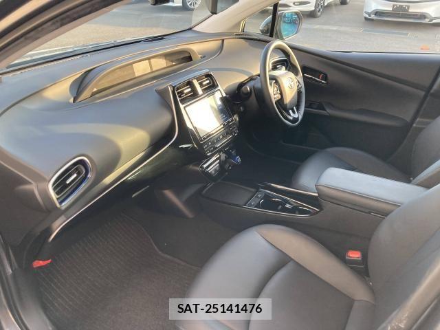 Toyota PRIUS 2021-07 8209596-24