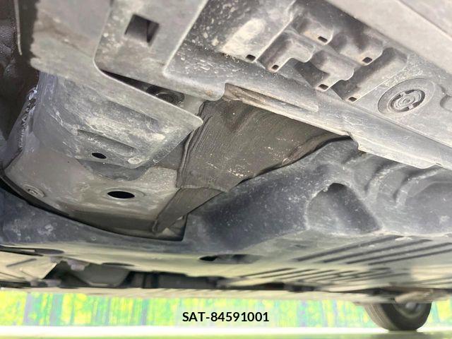 Toyota PRIUS 2023-07 8209590-17