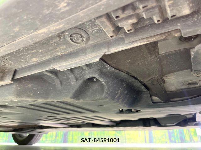 Toyota PRIUS 2023-07 8209590-18