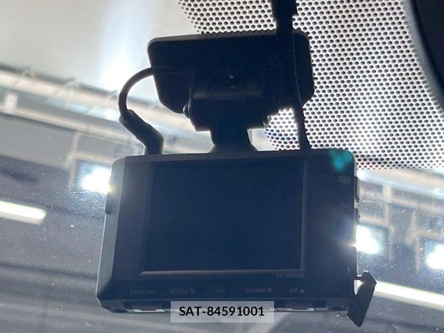 Toyota PRIUS 2023-07 8209590-5