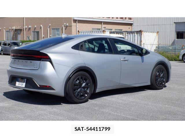 Toyota PRIUS 2023-10 8209592-2