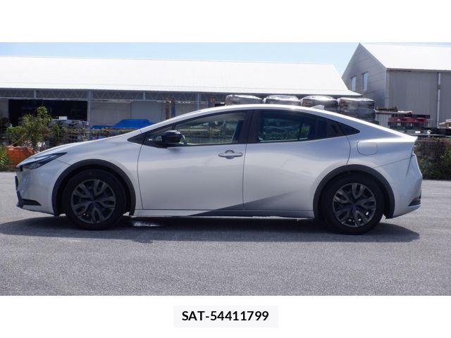 Toyota PRIUS 2023-10 8209592-8