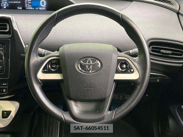 Toyota PRIUS 2016-04 8209633-10
