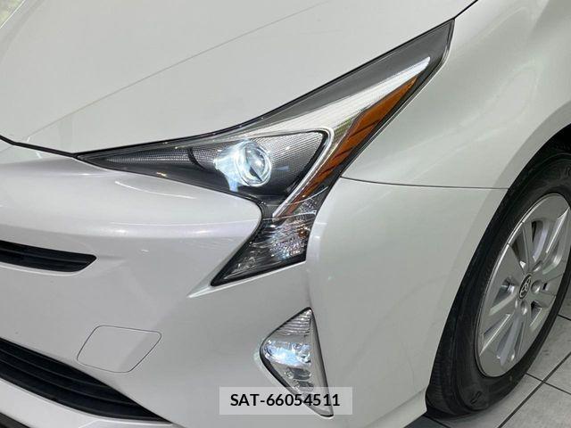 Toyota PRIUS 2016-04 8209633-11