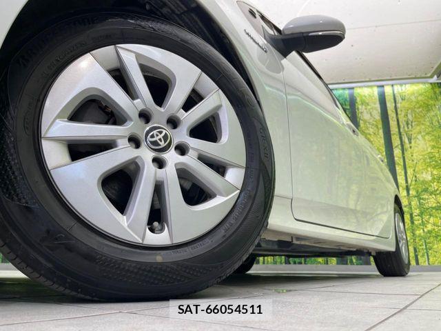 Toyota PRIUS 2016-04 8209633-12