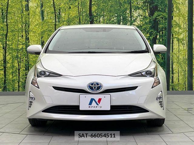 Toyota PRIUS 2016-04 8209633-13