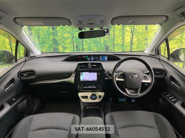 Toyota PRIUS 2016-04 8209633-1