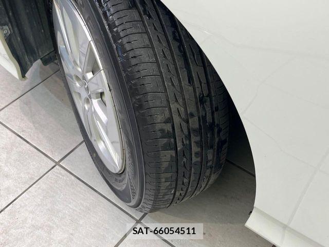 Toyota PRIUS 2016-04 8209633-19