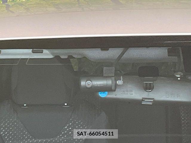 Toyota PRIUS 2016-04 8209633-4