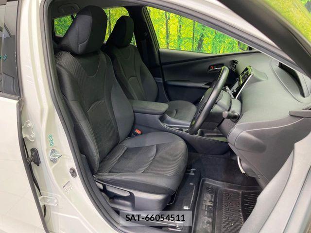 Toyota PRIUS 2016-04 8209633-7